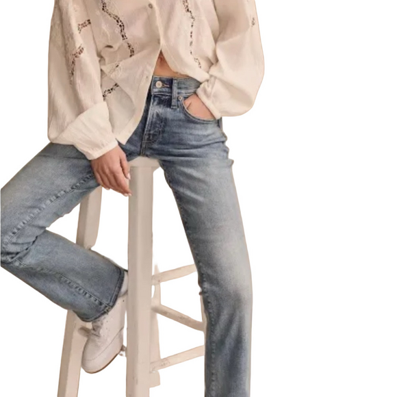 Authentic Lucky Brand “Sweet Dream” low-rise bootcut/flare jeans in size 8/29. - Picture 1 of 16